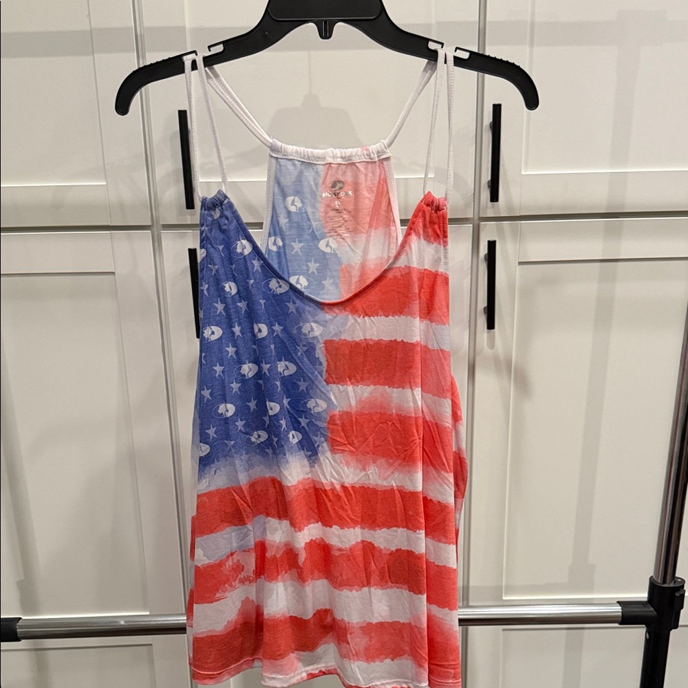 New! Mossy Oak Red, White, and Blue Camisole tank with sticker